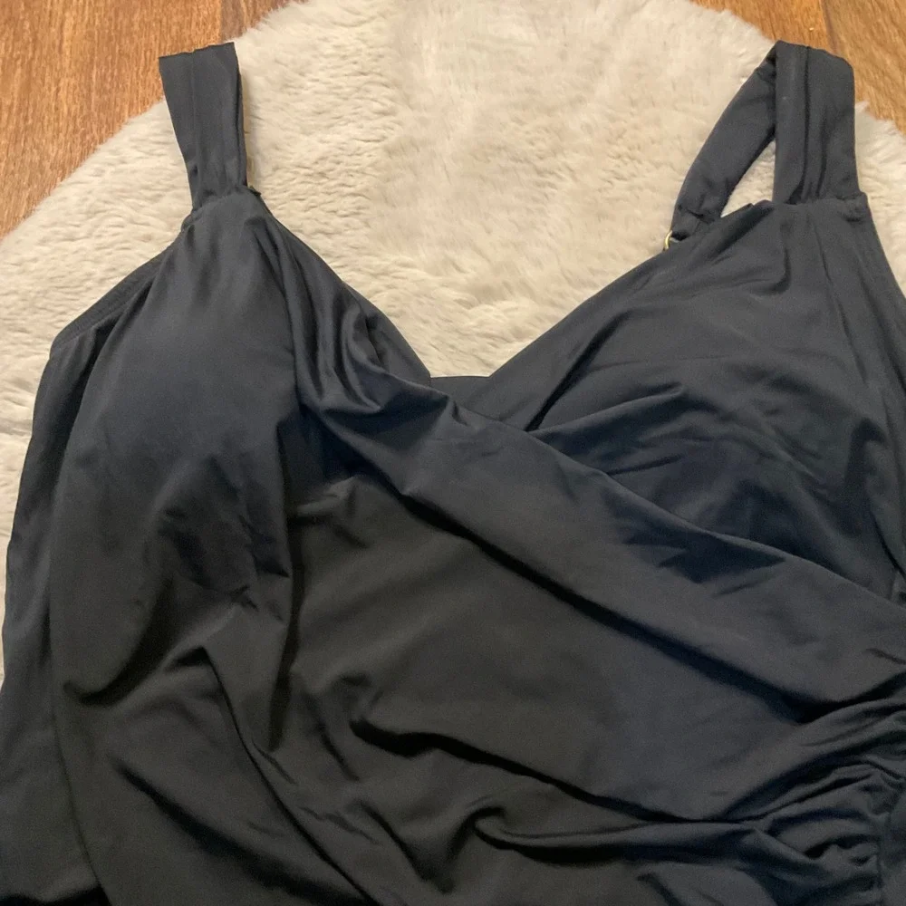 Jantzen Swimsuit One Piece Size 16 Black Supportive Adjustable Strap  Rouched‎
